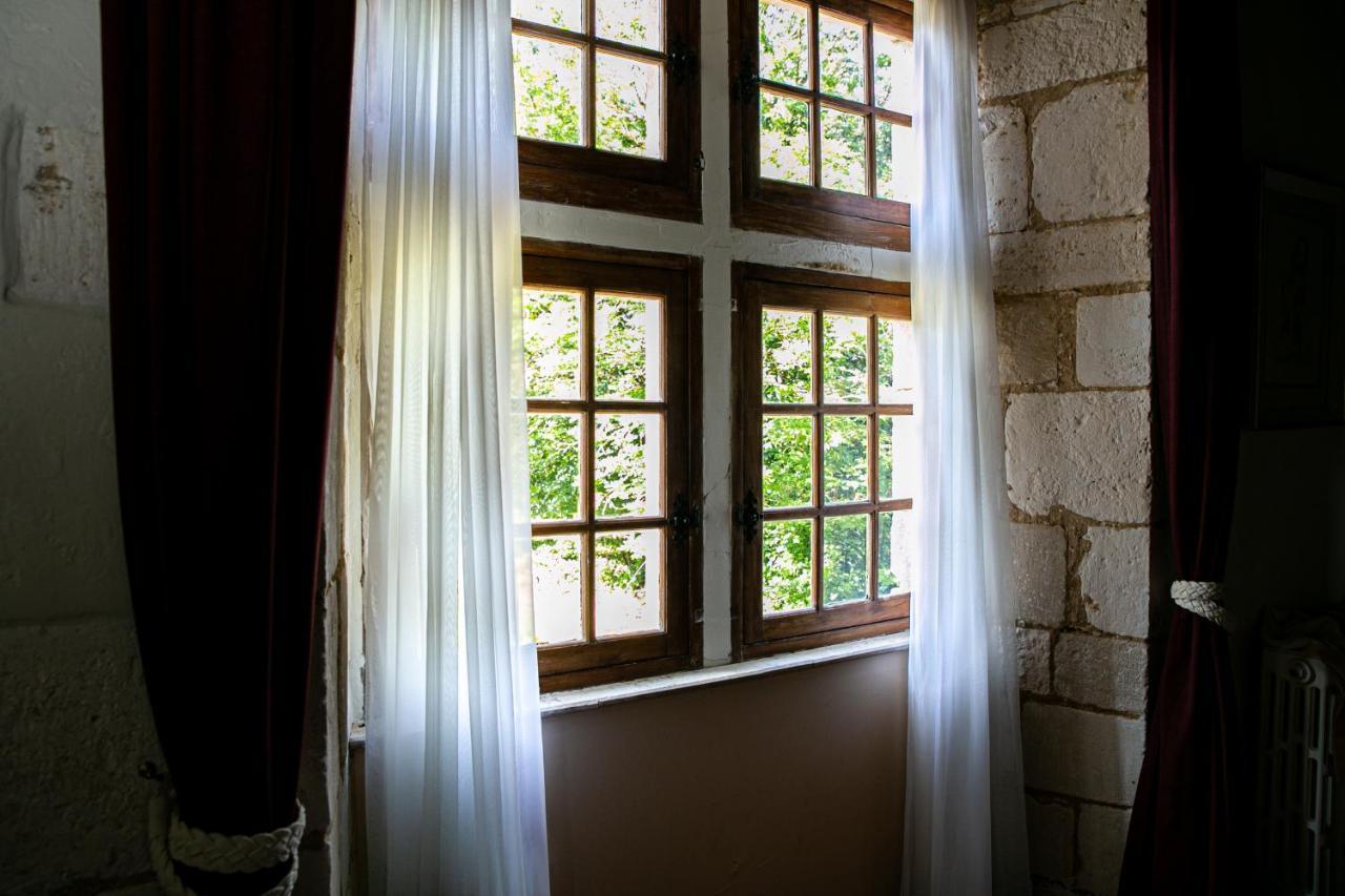 Maison Forte Perreuse Treigny Buitenkant foto